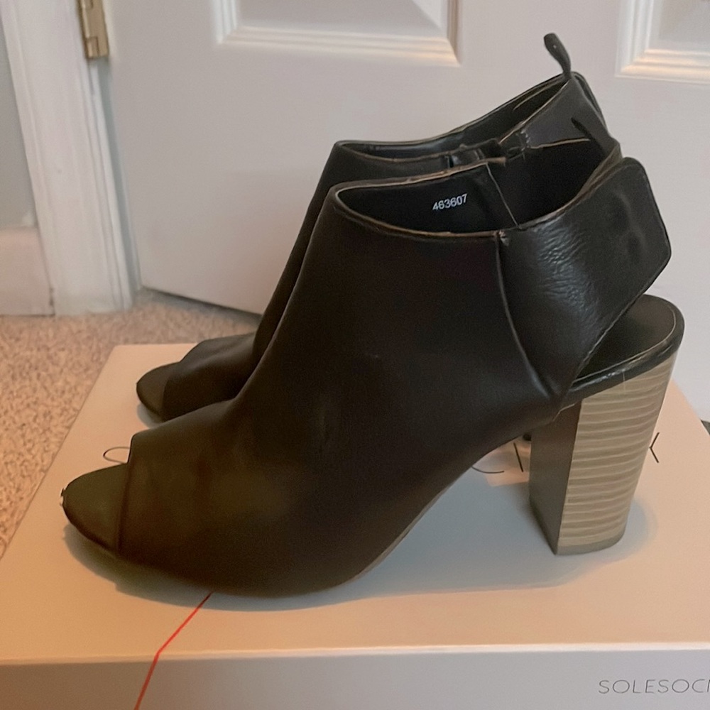 Gap Open Toe leather Booties black size 9. Left shoe has minor imperfection.